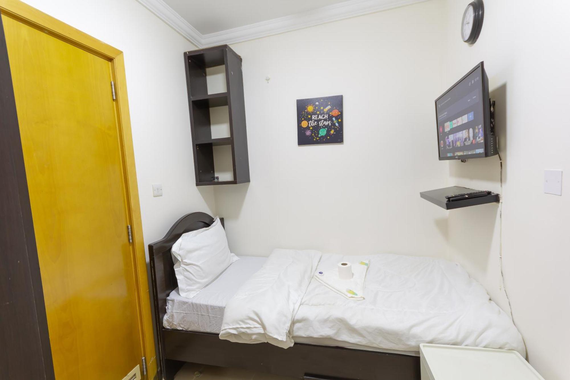 Budget Rooms With Private Bathroom For 'Girls' Only In Dubai, Marina Exteriér fotografie